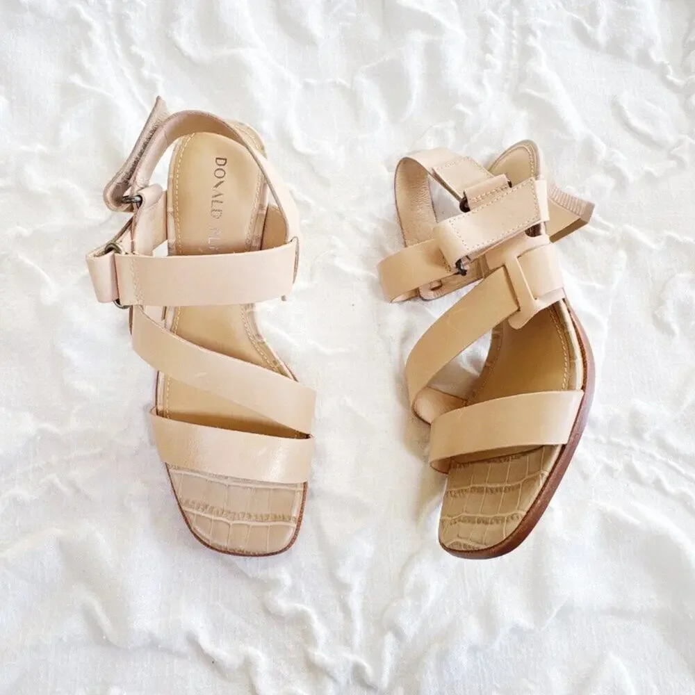 Donald Pliner Kamele Kitten Heel Sandal New